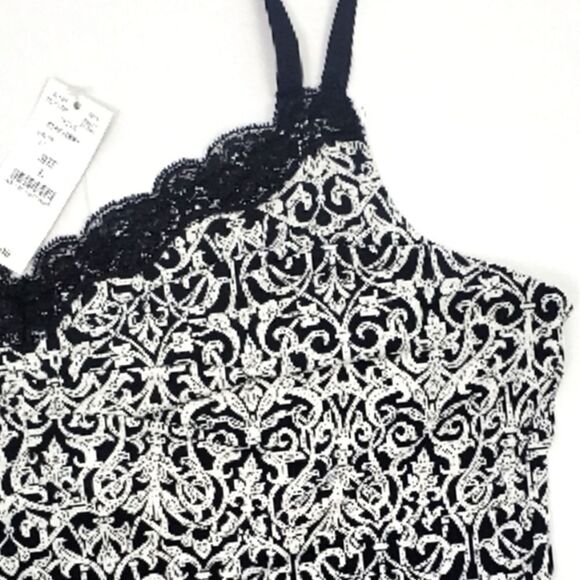 WHITE HOUSE BLACK MARKET Top - Picture 3 of 7